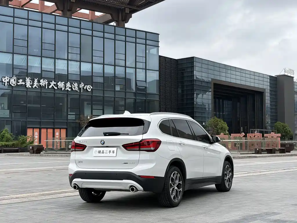 BMW X1 2022 — фото 9