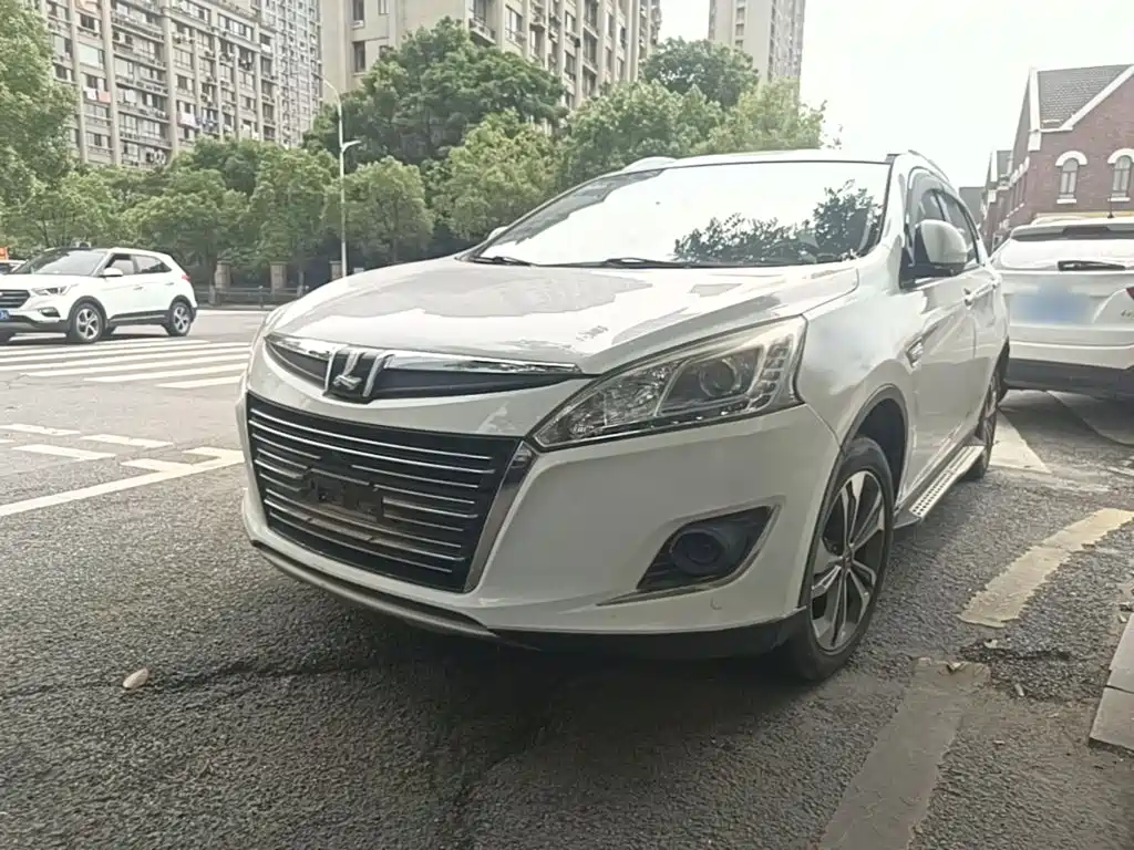 Luxgen U6 2015