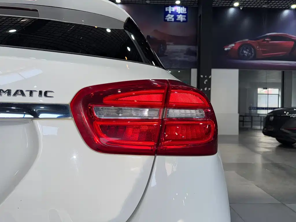 Mercedes-Benz GLA 2017 — фото 21