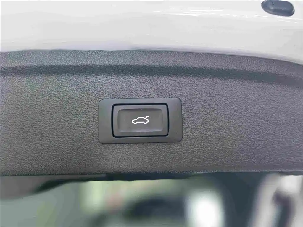 Audi A3 2023 — фото 19