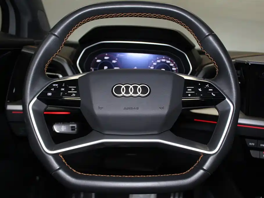 Audi Q4 e-tron 2025 — фото 10