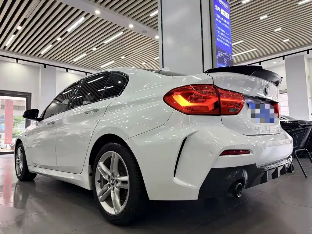 BMW 1 Series 2021 — фото 4