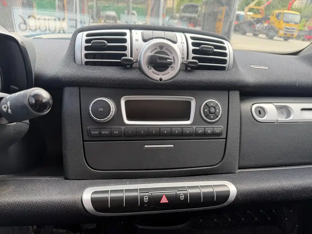 smart Fortwo 2012 — фото 12
