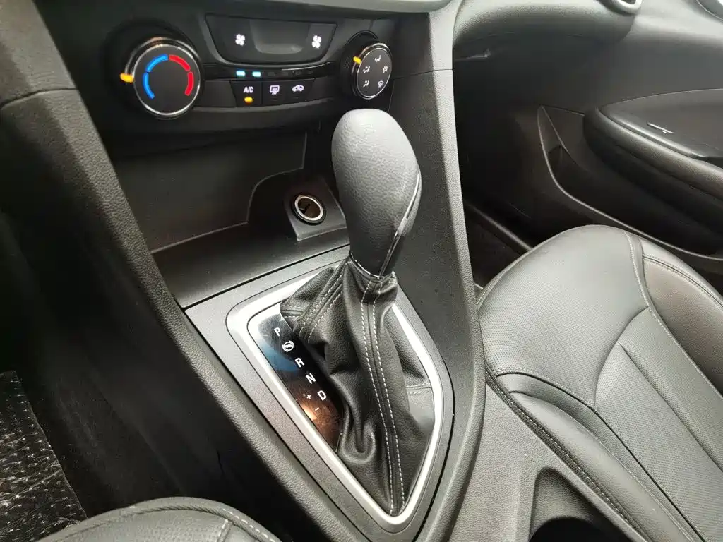 Buick Excelle GT 2022 — фото 13