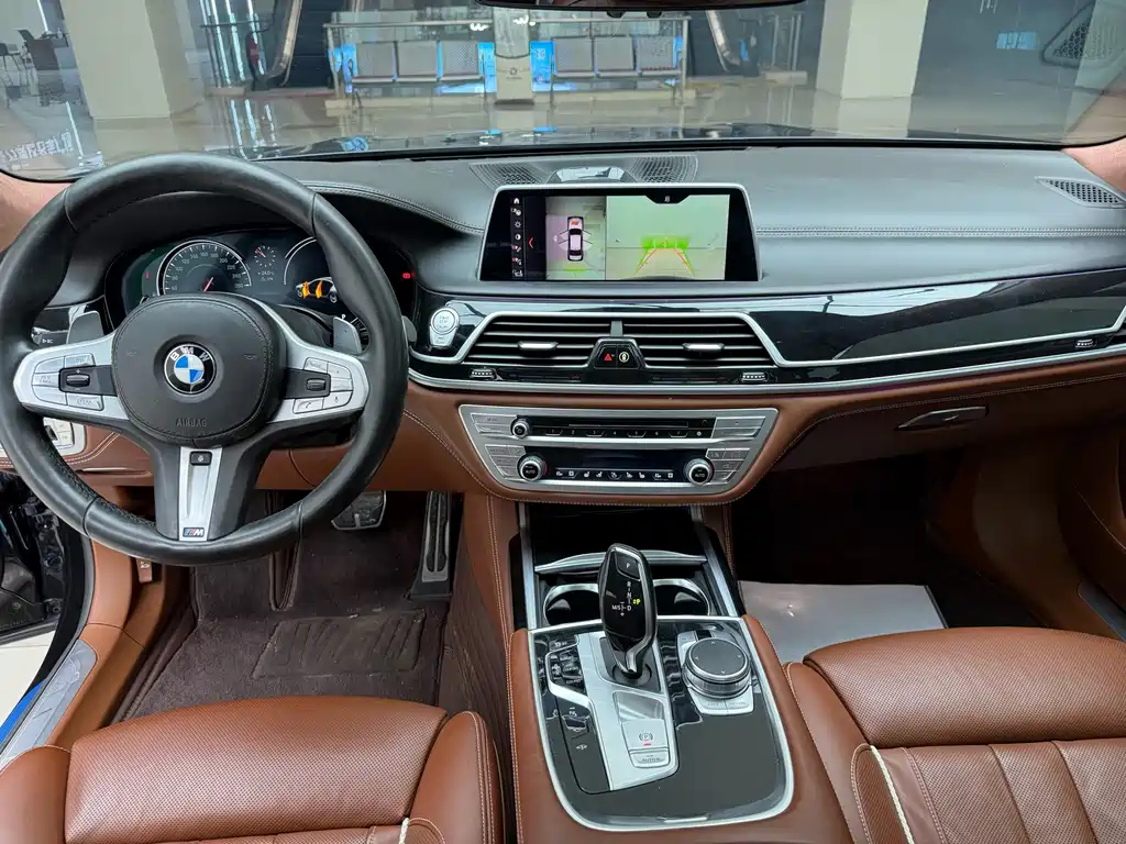 BMW 7 Series 2019 — фото 9