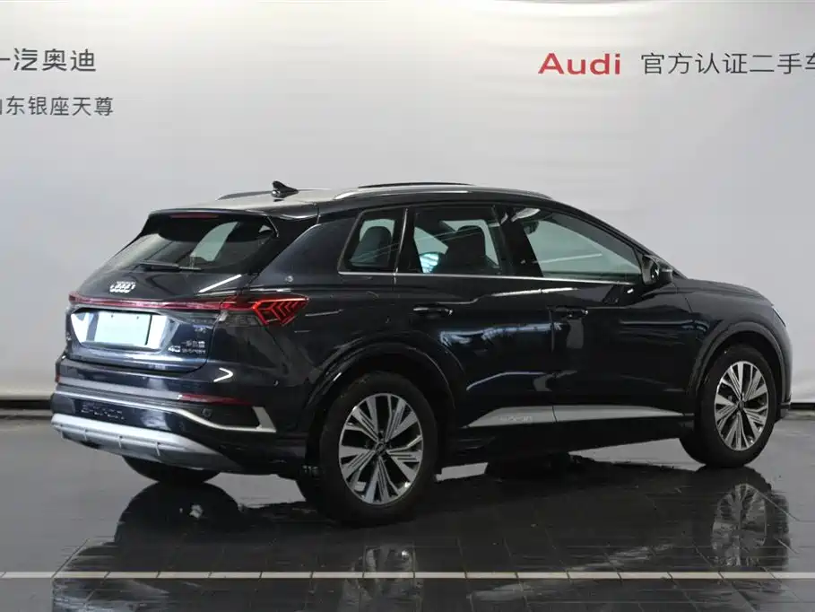 Audi Q4 e-tron 2025 — фото 5