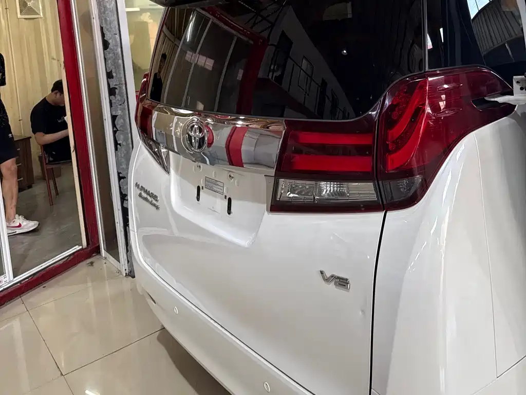 Toyota Alphard 2016 — фото 4