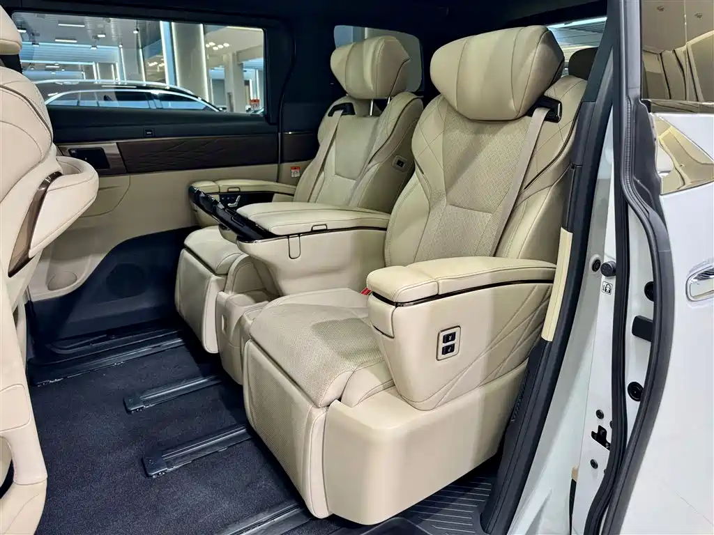 Toyota Vellfire 2024 — фото 19
