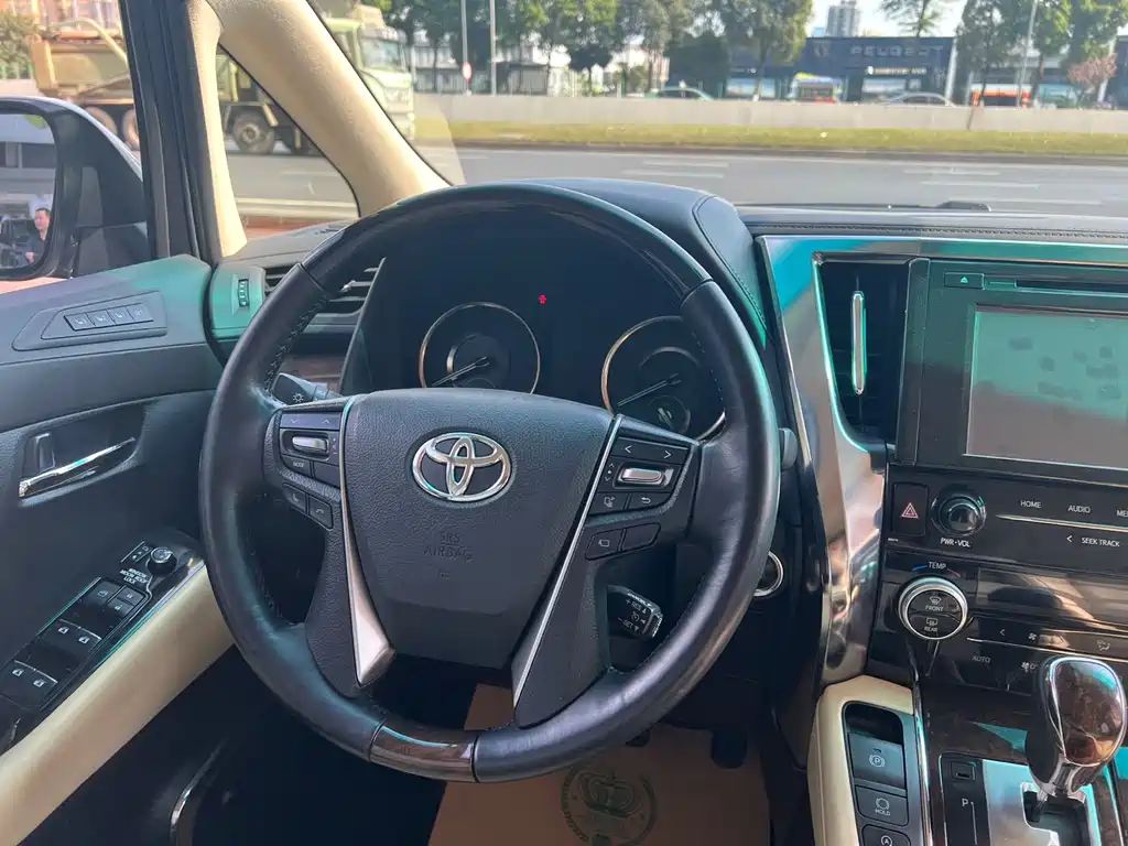 Toyota Alphard 2019 — фото 5