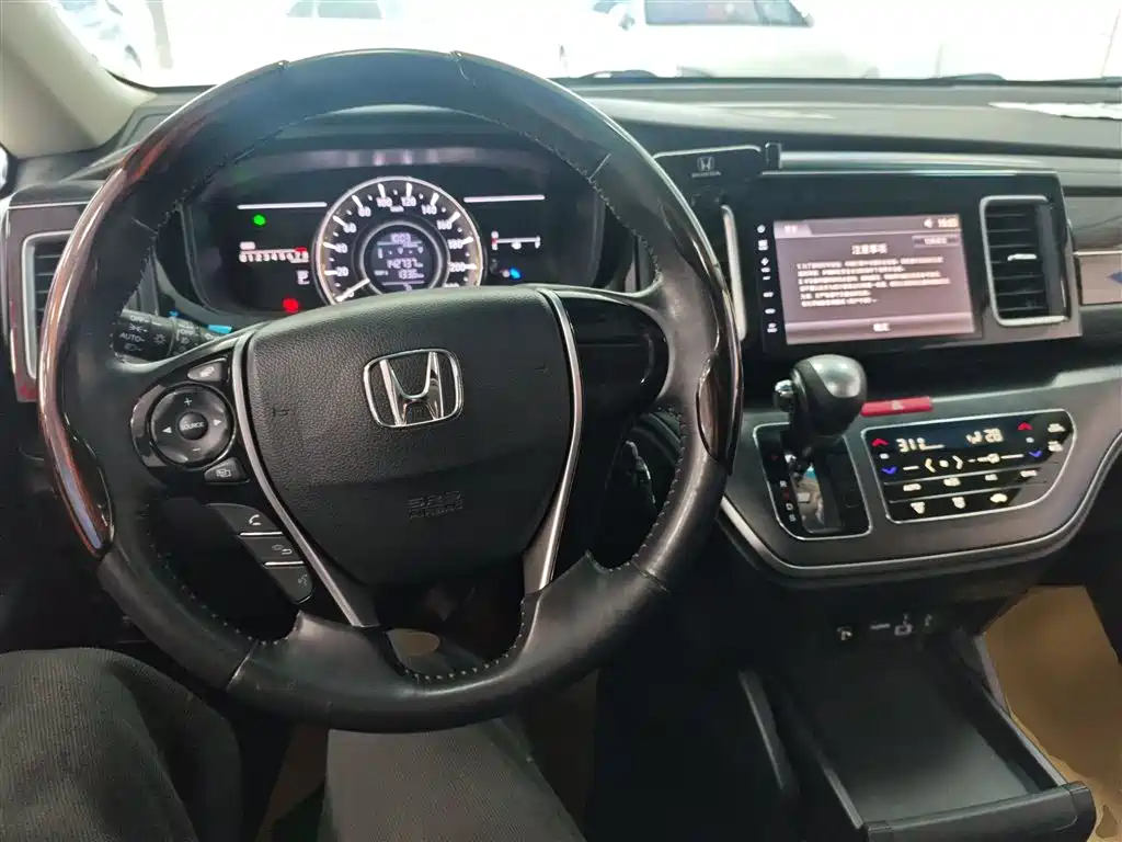 Honda Elysion 2017 — фото 12