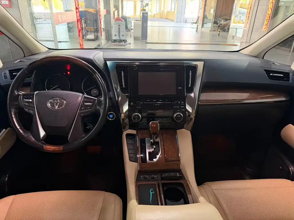 Toyota Alphard 2018 — фото 8