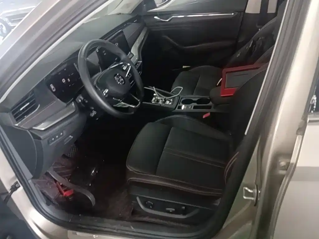 Skoda Octavia 2021 — фото 15