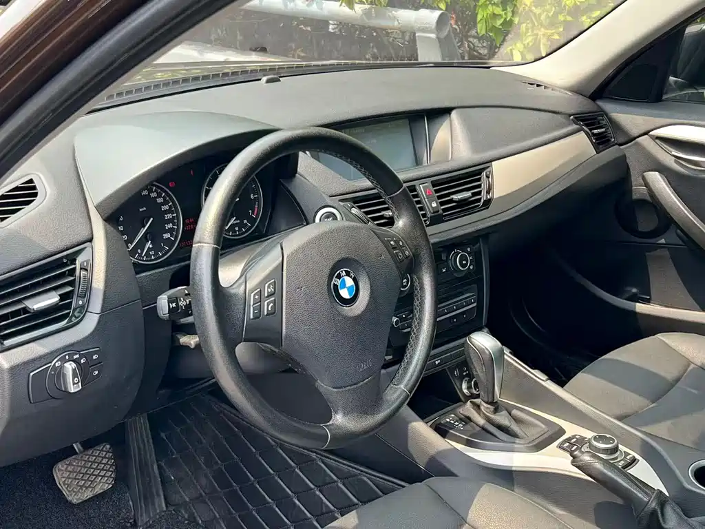 BMW X1 2014 — фото 13