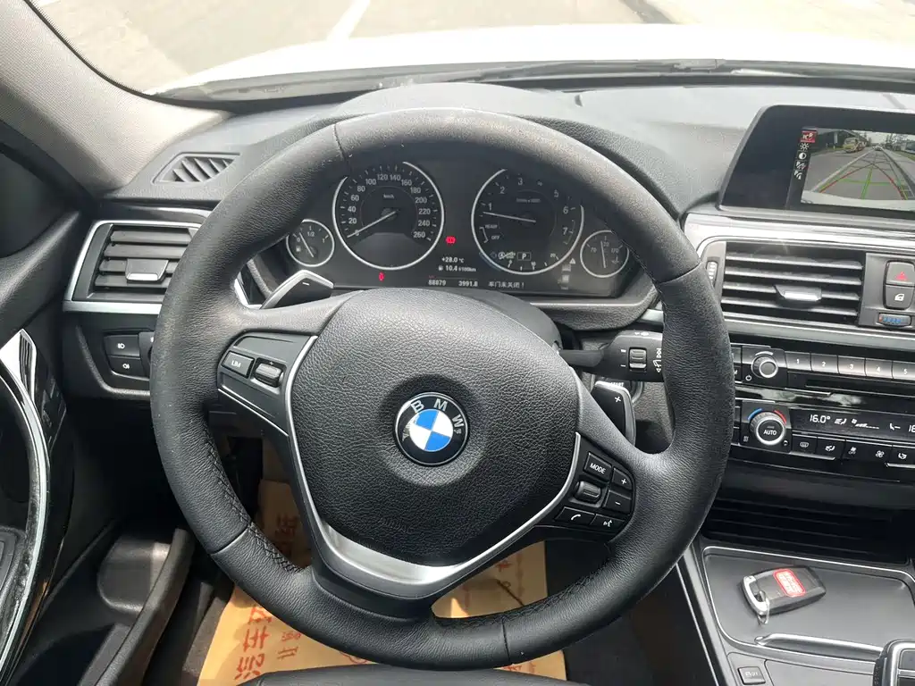 BMW 3 Series 2017 — фото 7