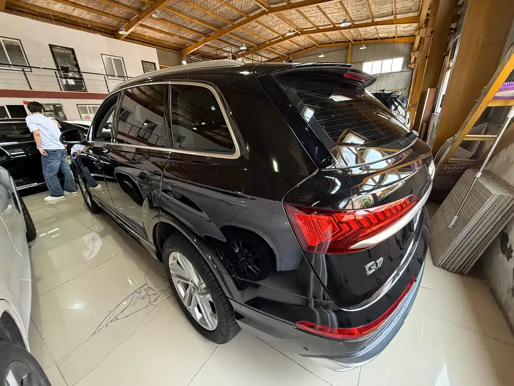 Audi Q7 2021