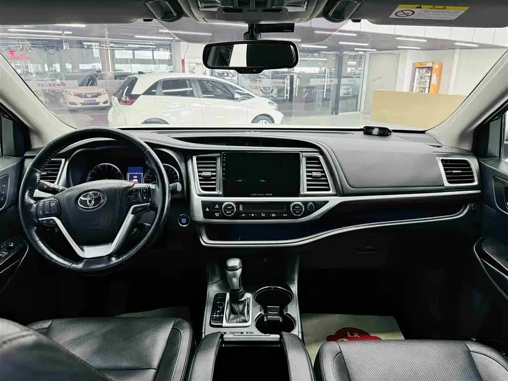 Toyota Highlander 2017 — фото 21