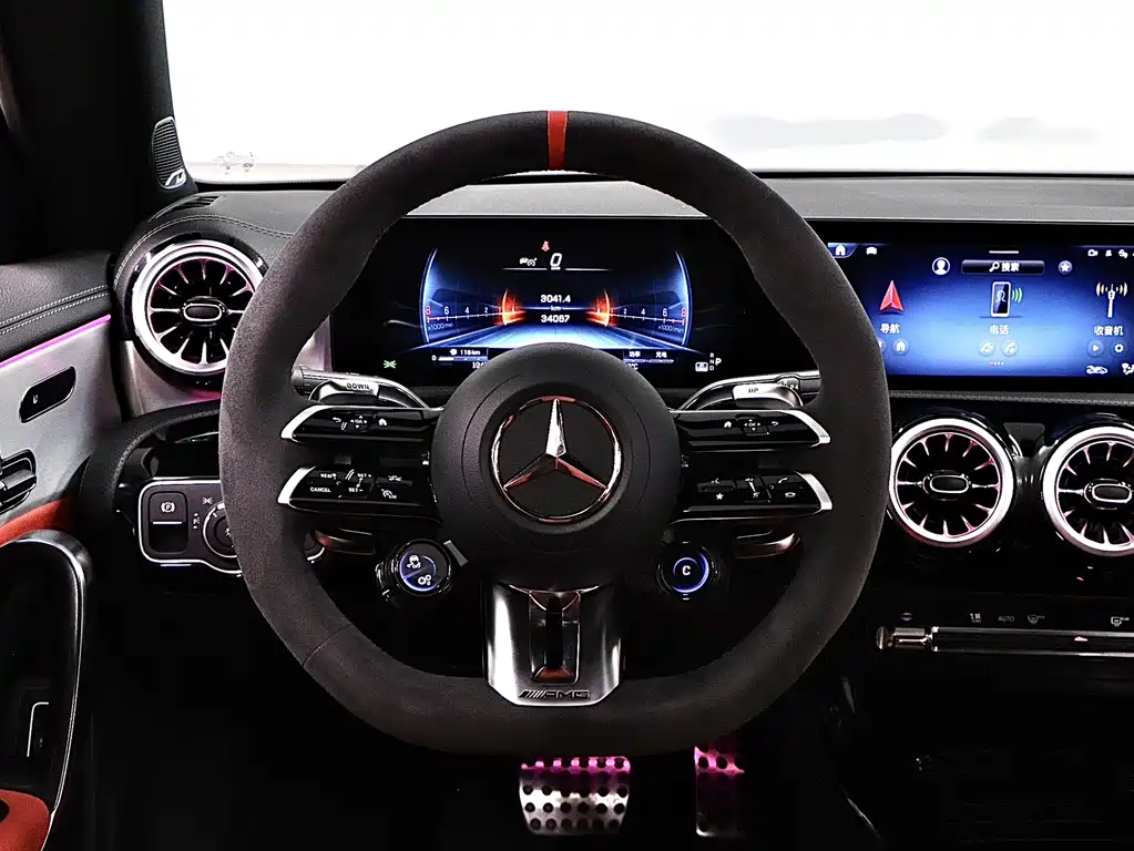 Mercedes-Benz CLA AMG 2025 — фото 10