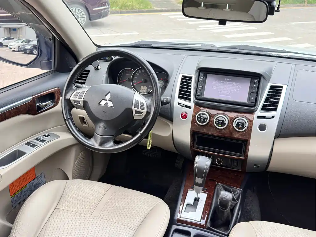 Mitsubishi Pajero Sport 2016 — фото 21
