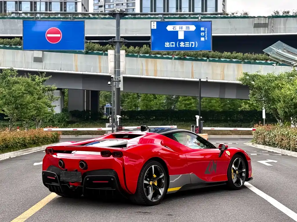 Ferrari SF90 2023 — фото 7