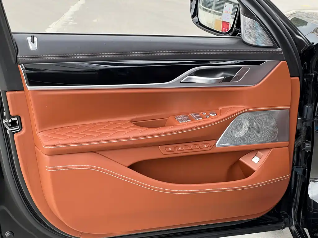 BMW 7 Series 2021 — фото 13