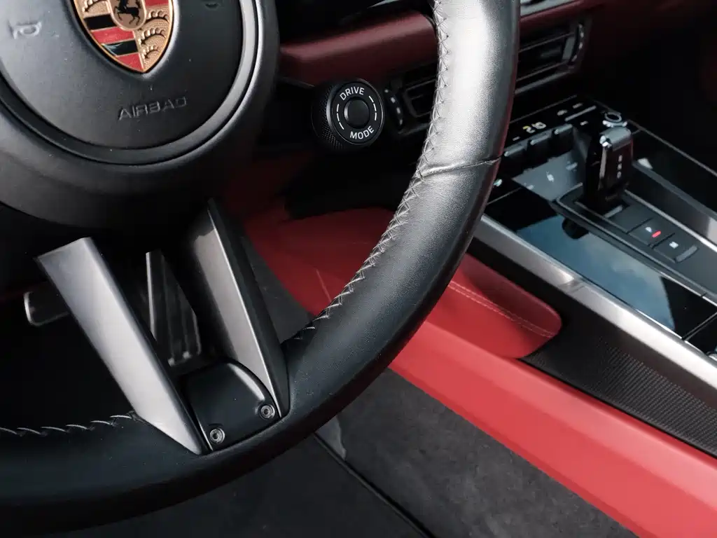 Porsche 911 2020 — фото 11