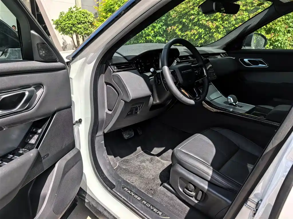 Land Rover Velar 2025 — фото 4