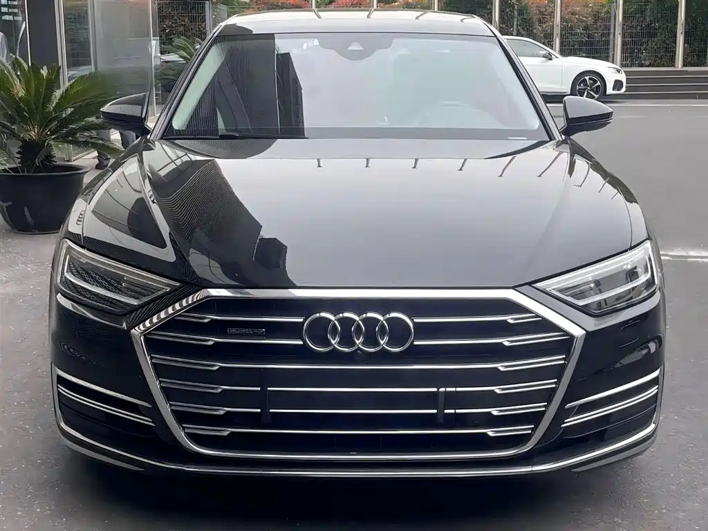 Audi A8 2021 — фото 2