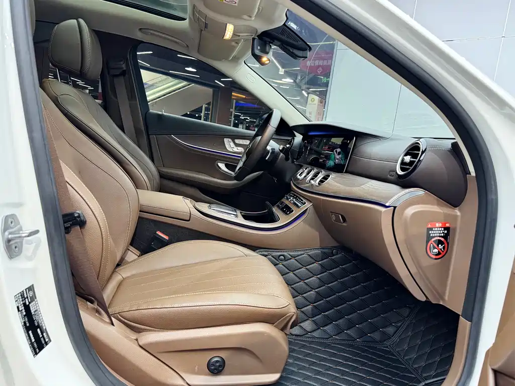 Mercedes-Benz E-Class 2021 — фото 18
