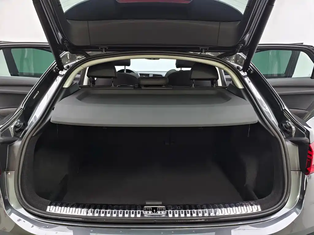Audi Q3 Sportback 2023 — фото 21