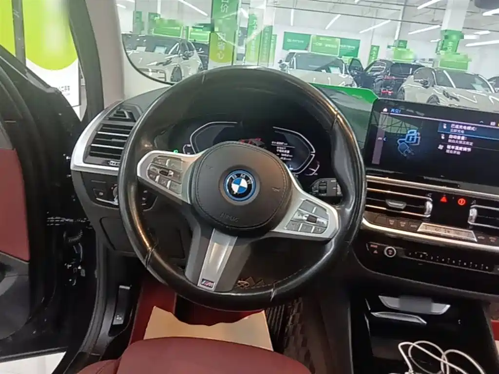BMW iX3 2023 — фото 11