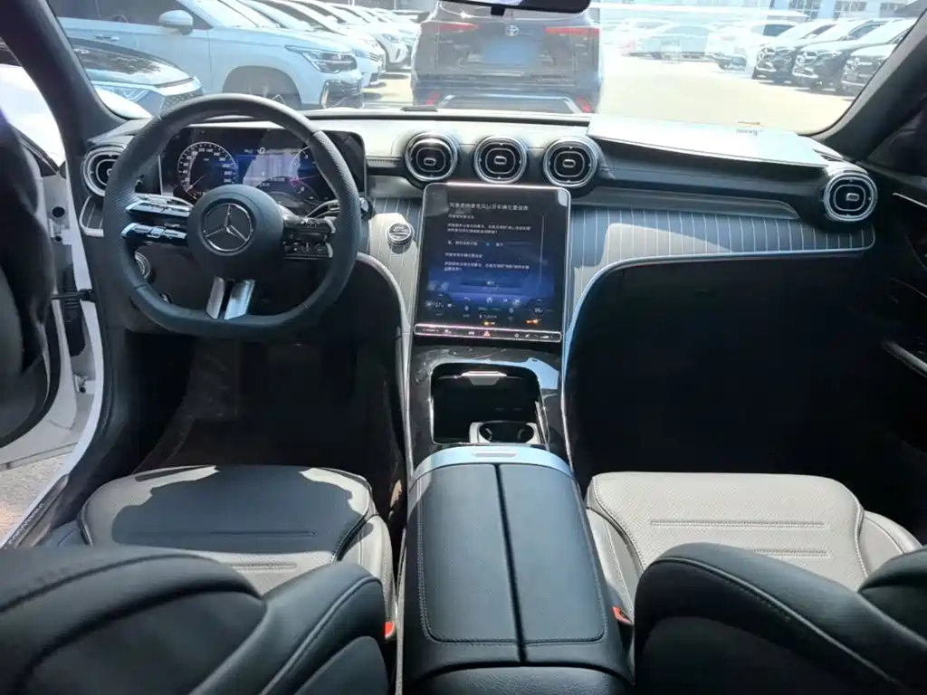 Mercedes-Benz C-Class 2025