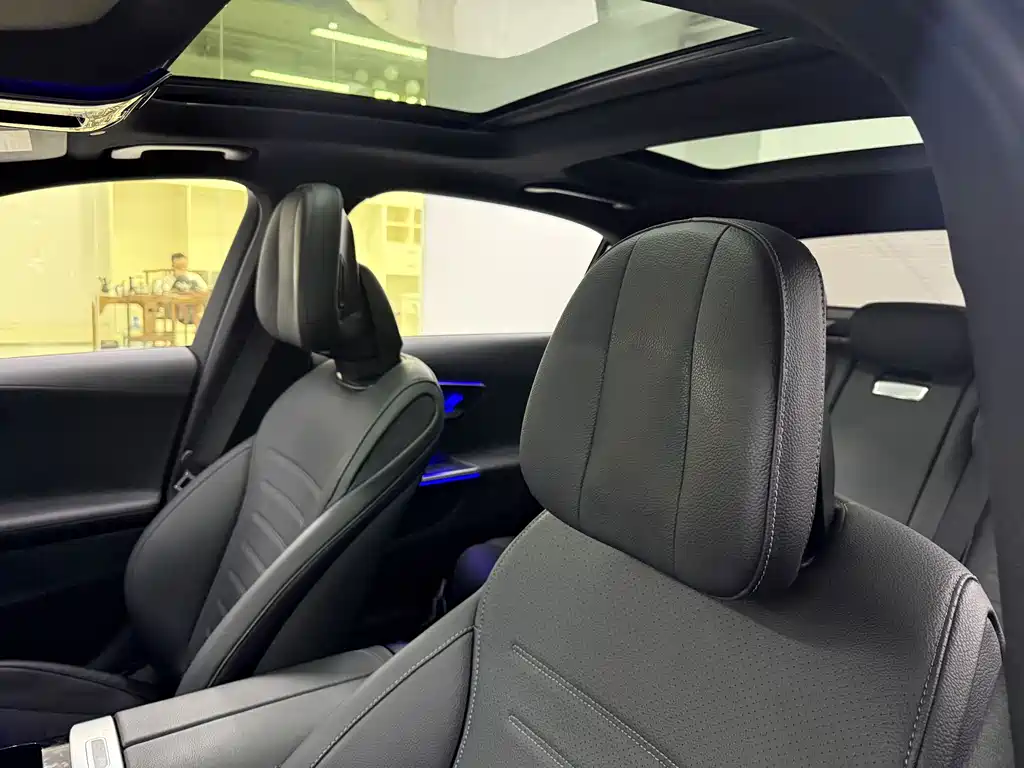 Mercedes-Benz C-Class 2022 — фото 11