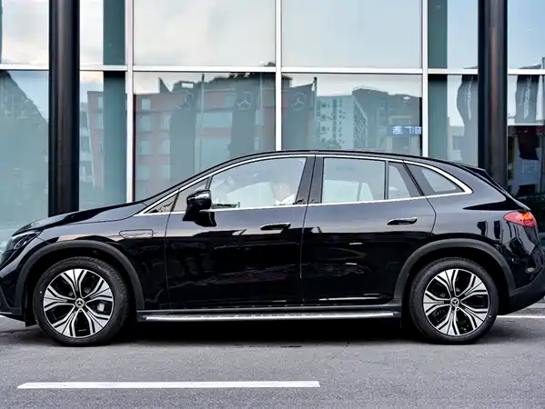 Mercedes-Benz EQE SUV 2025