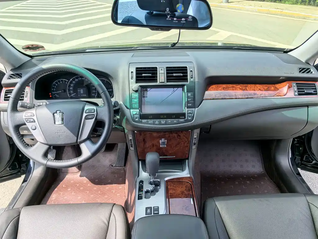 Toyota Crown 2014 — фото 7