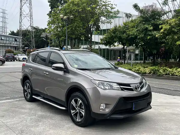 Toyota RAV4 2015
