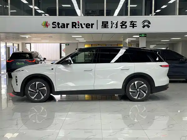 NIO ES8 2023