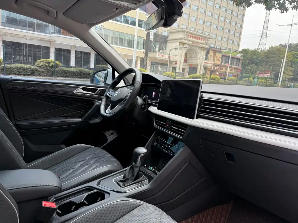 Volkswagen Tiguan L 2022