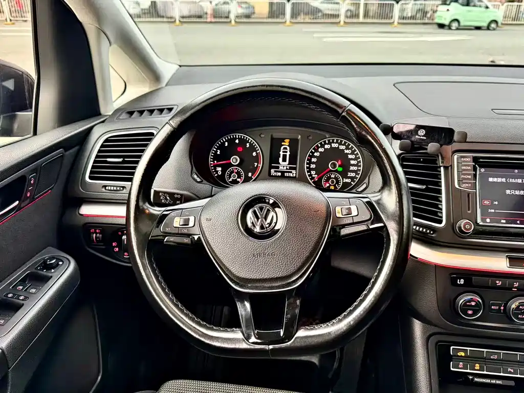 Volkswagen Sharan 2019 — фото 12