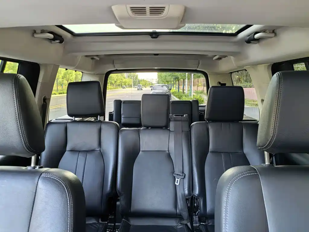 Land Rover Discovery 2014 — фото 12