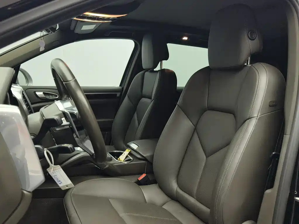 Porsche Cayenne 2015 — фото 11