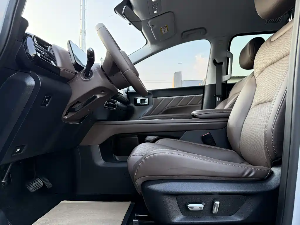 Wuling Starlight 730 New Energy 2025 — фото 16