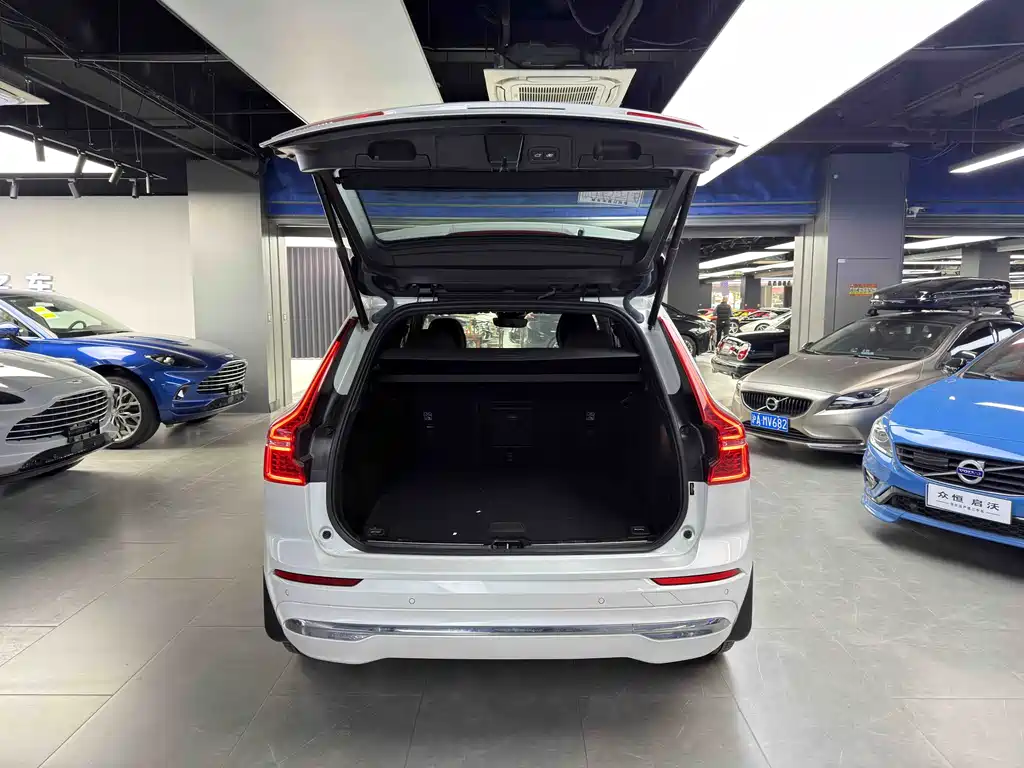 Volvo XC60 2024 — фото 18