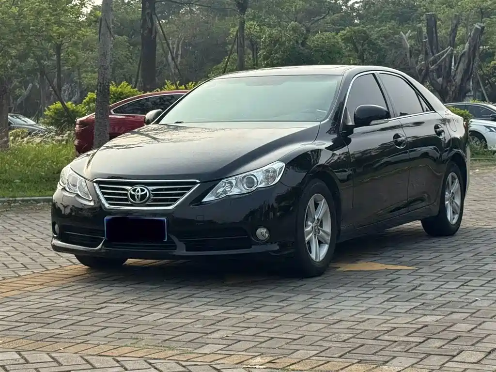 Toyota Reiz 2011