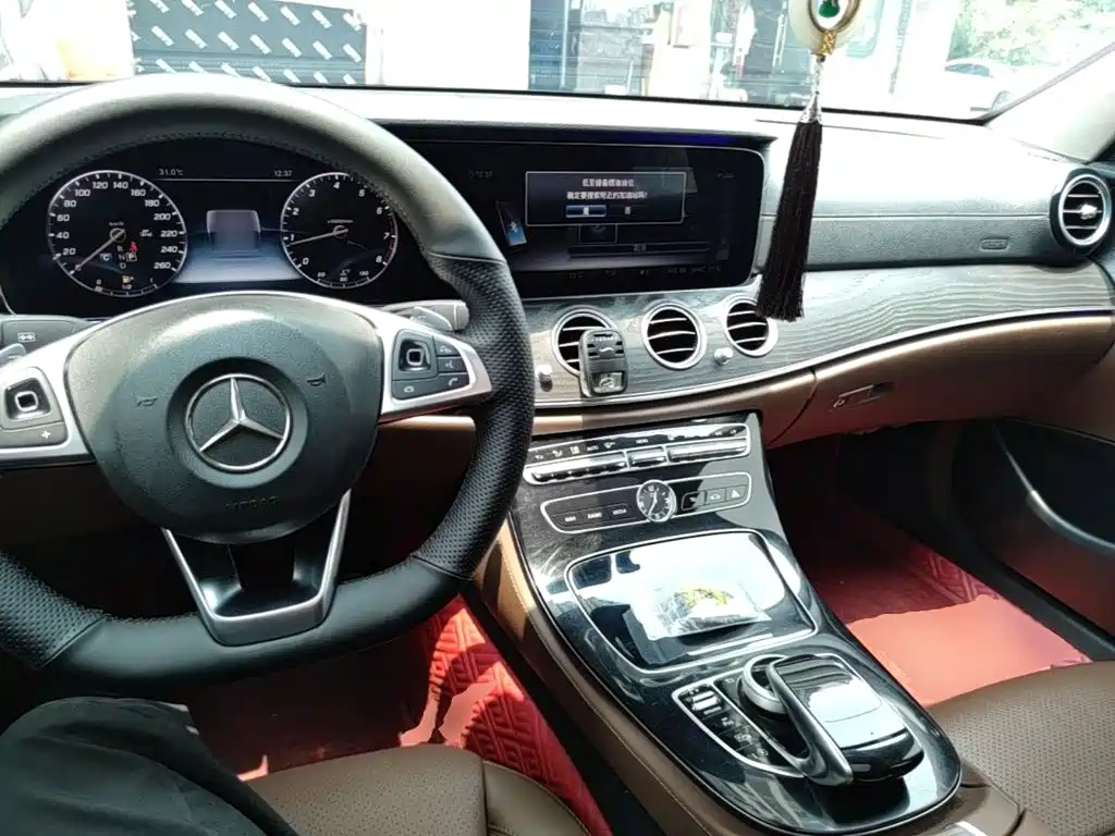Mercedes-Benz E-Class 2016 — фото 10