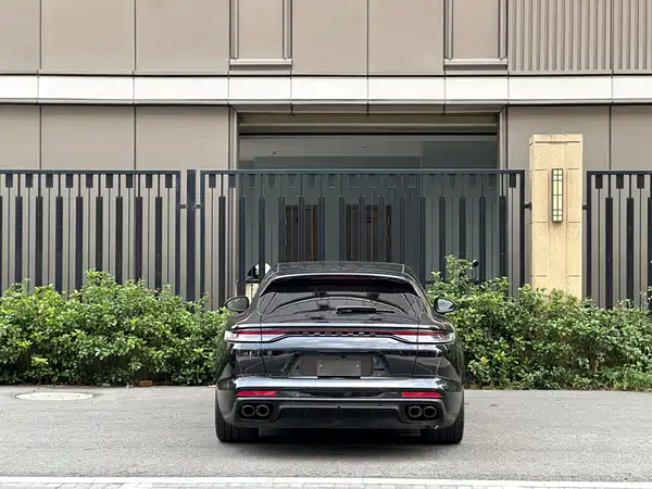 Porsche Panamera 2023