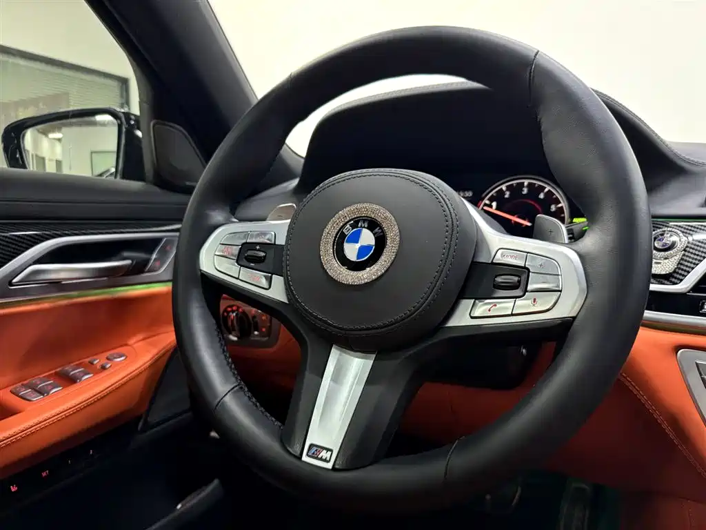 BMW 7 Series 2018 — фото 13