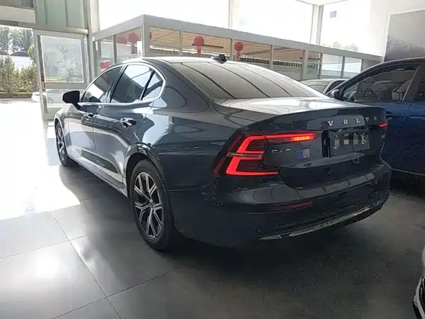 Volvo S60 2023