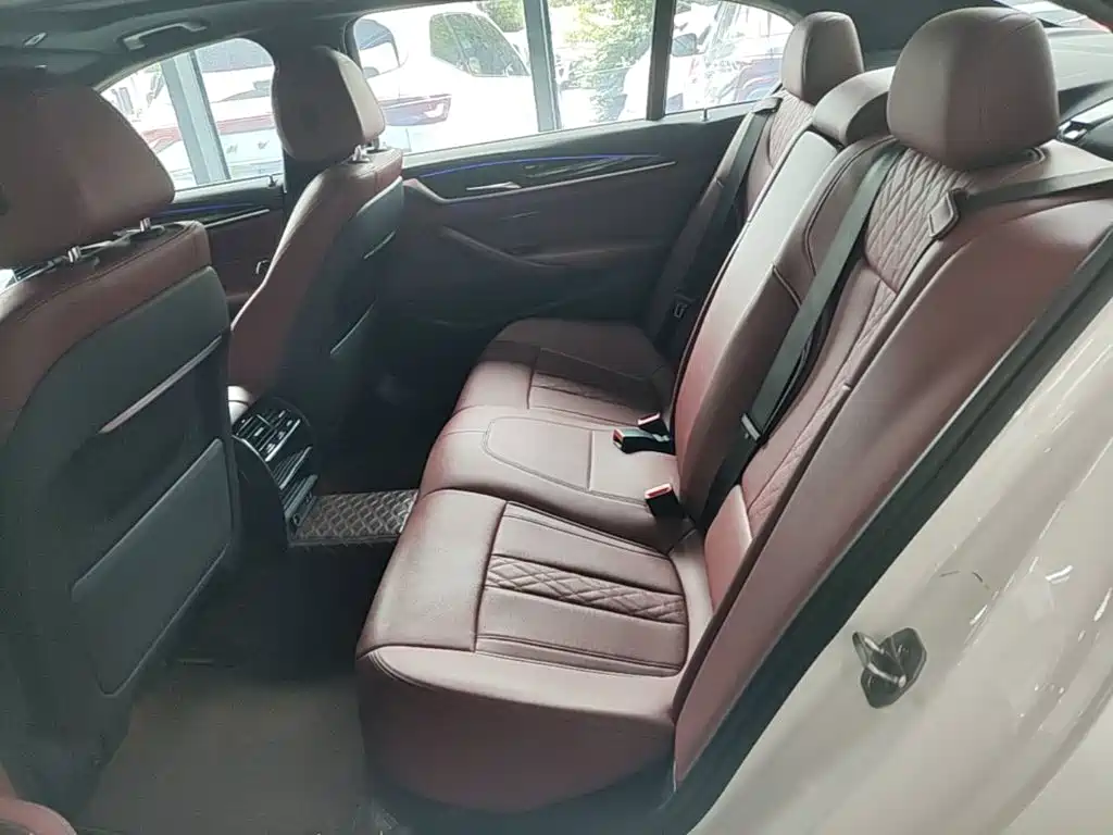 BMW 5 Series 2022 — фото 17