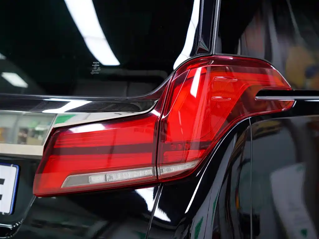 Toyota Alphard 2023