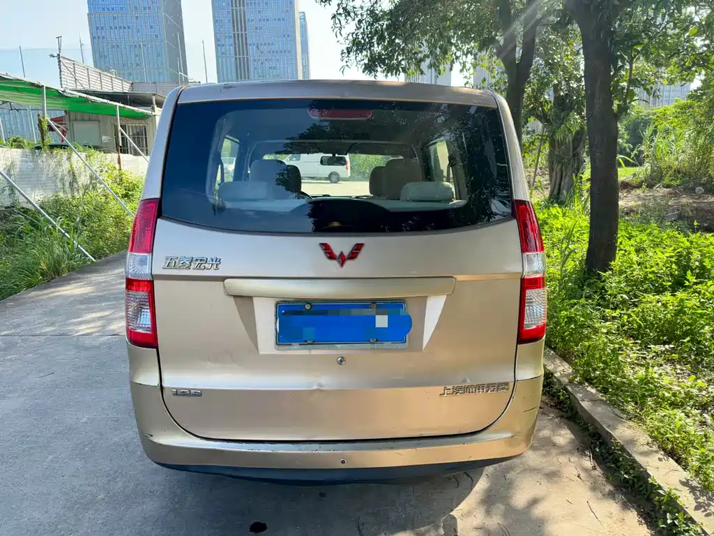 Wuling Hongguang 2015 — фото 8